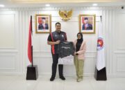 Menpora Dito Menerima Audiensi Pendaki Muda Khansa Syahlaa