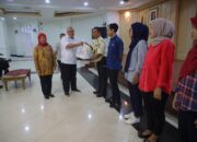 Kemenpora Gelar Bansos Paket Sembako