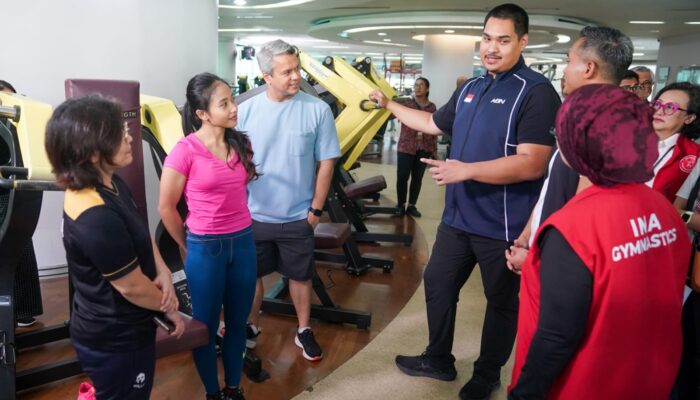 Kunjungi Latihan Pesenam Rifda, Menpora Dito Harap Bisa Ukir Sejarah di Olimpiade 2024 Paris