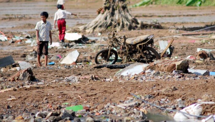BPBD Kabupaten Sukabumi mencatat ada 180 KK atau 461 jiwa yang terdampak bencana banjir dan longsor