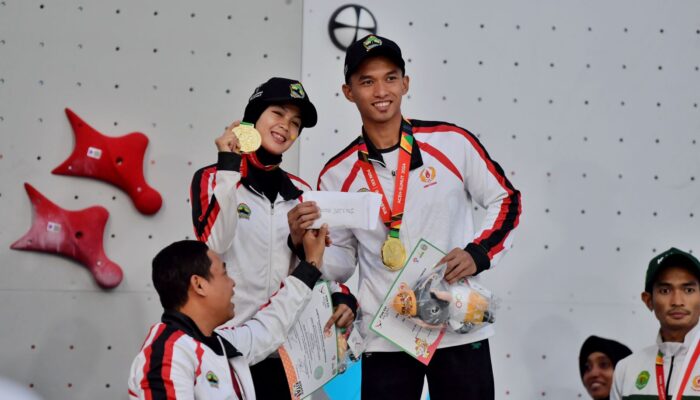 Jawa Tengah Kembali Raih Emas pada Cabor Panjat Tebing Melalui Pasangan Alfian-Devi