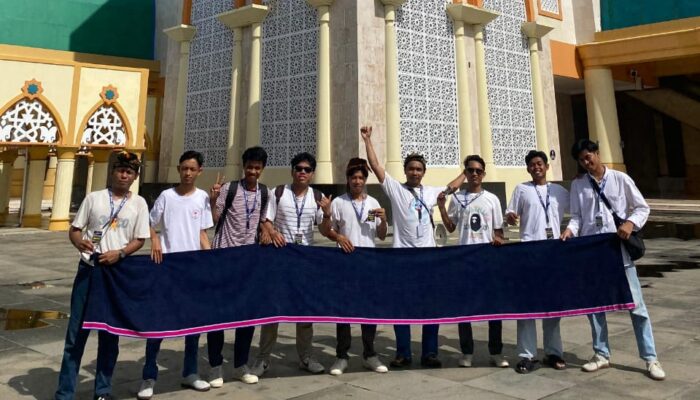 Karang Taruna Desa Semoyang Tutup Akhir Tahun dengan Aksi Sosial dan Expose Kain Tenun Lokal