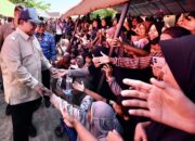 Presiden Prabowo Tinjau Pengungsian Korban Banjir Bandang dan Longsor di Padang Pariaman