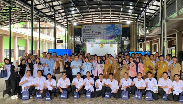PLN Enjiniring dan PLN Edukasi Siswa SMKN 5 Jakarta tentang Green Energy dan Peluang Kerja Masa Depan