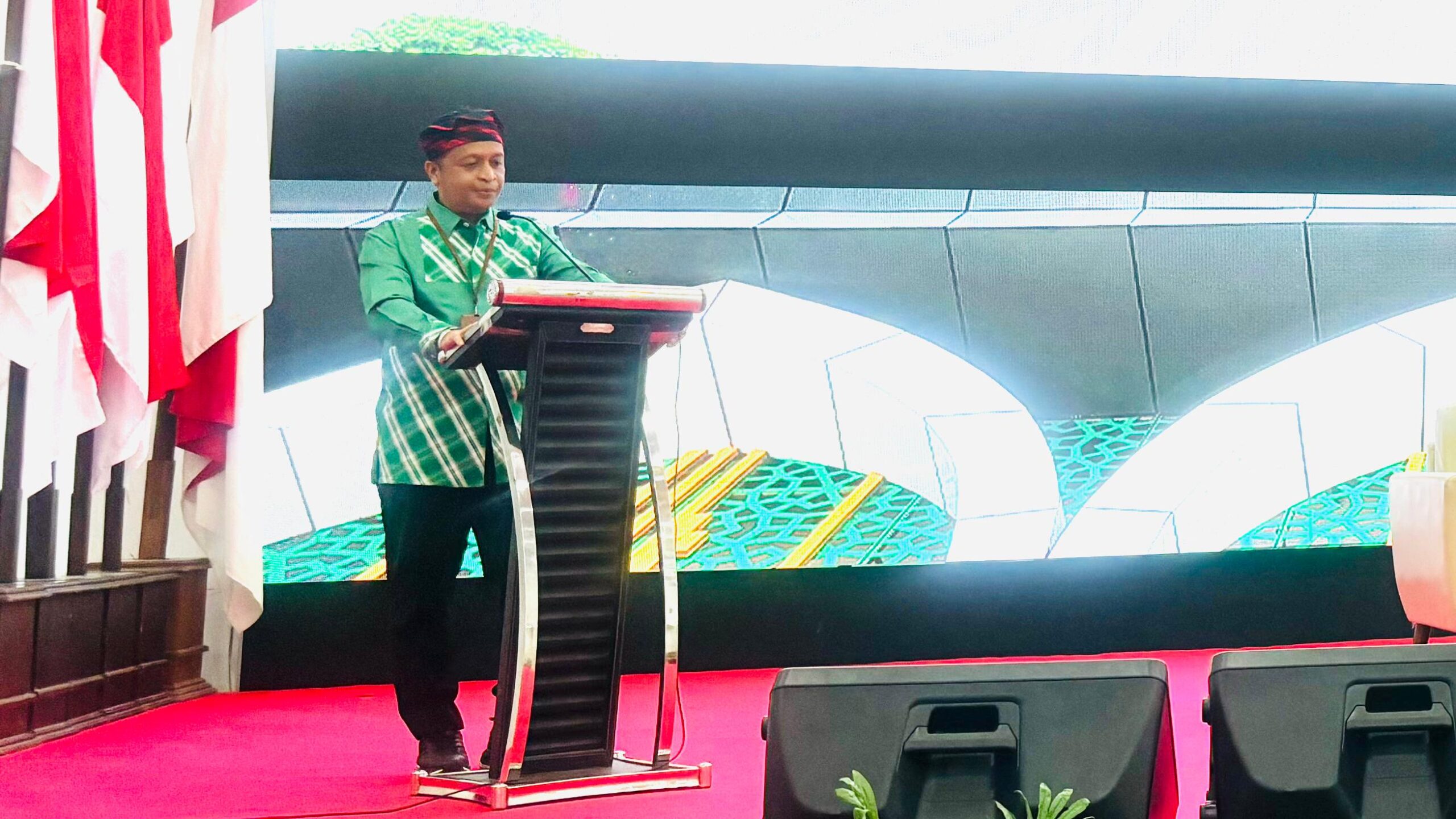 Akademisi IAIN Kendari, La Ode Anhusadar