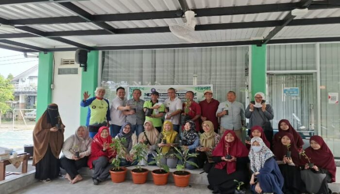 Program Dospulkam IPB 2026 Hasilkan Panen Sayuran, Dorong Ketahanan Pangan Warga Bogor